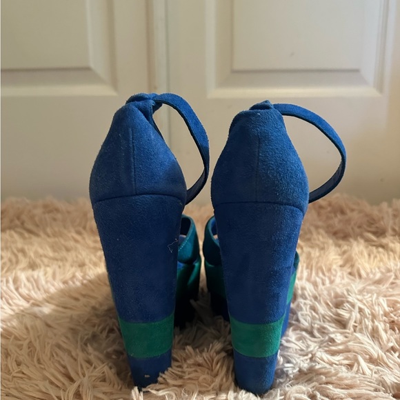 Color Block Wedges - Picture 4 of 5